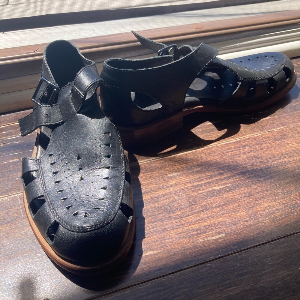 Hudson London size 37 (women’s 7) Fisherman sandals. Worn once.